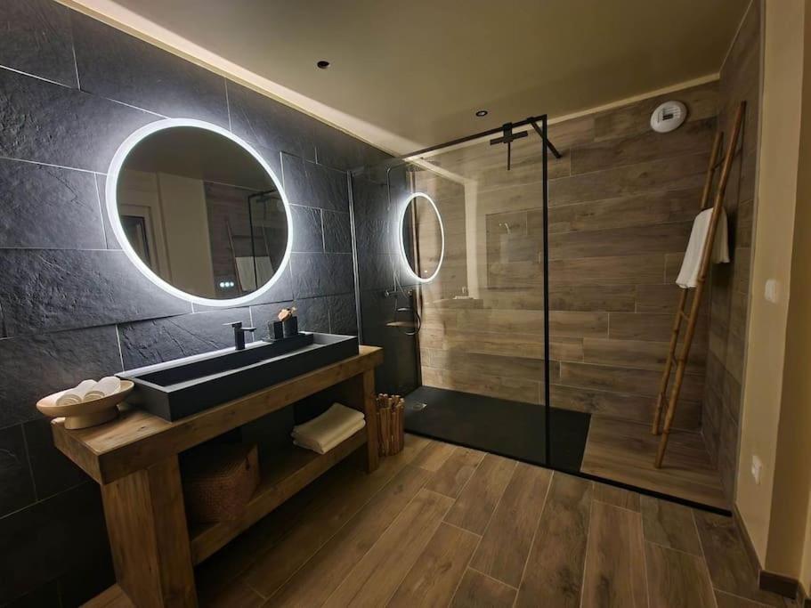 Renove En Bordure De Foret *